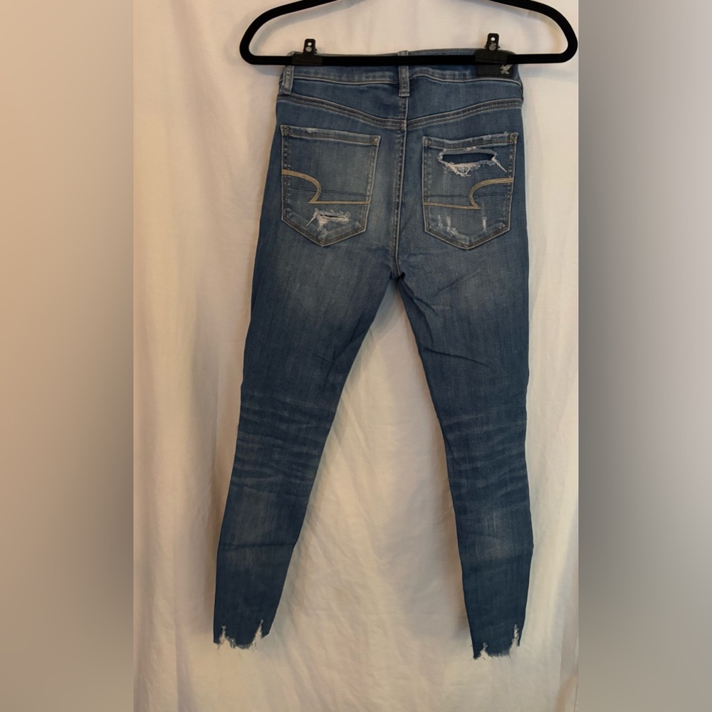 American Eagle Women's/Junior Distressed Jeans